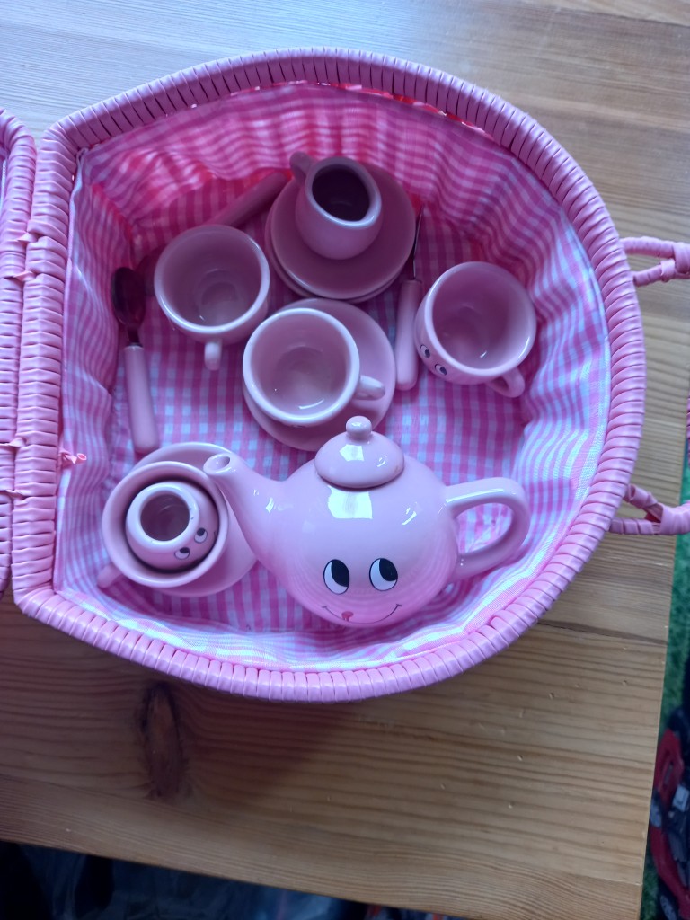 Pink Tea set in wicker case